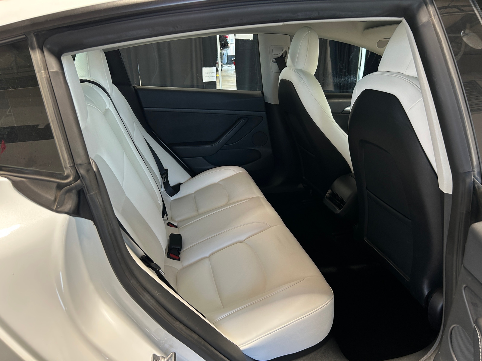 Thumbnail: 2022 Tesla Model 3 - 5