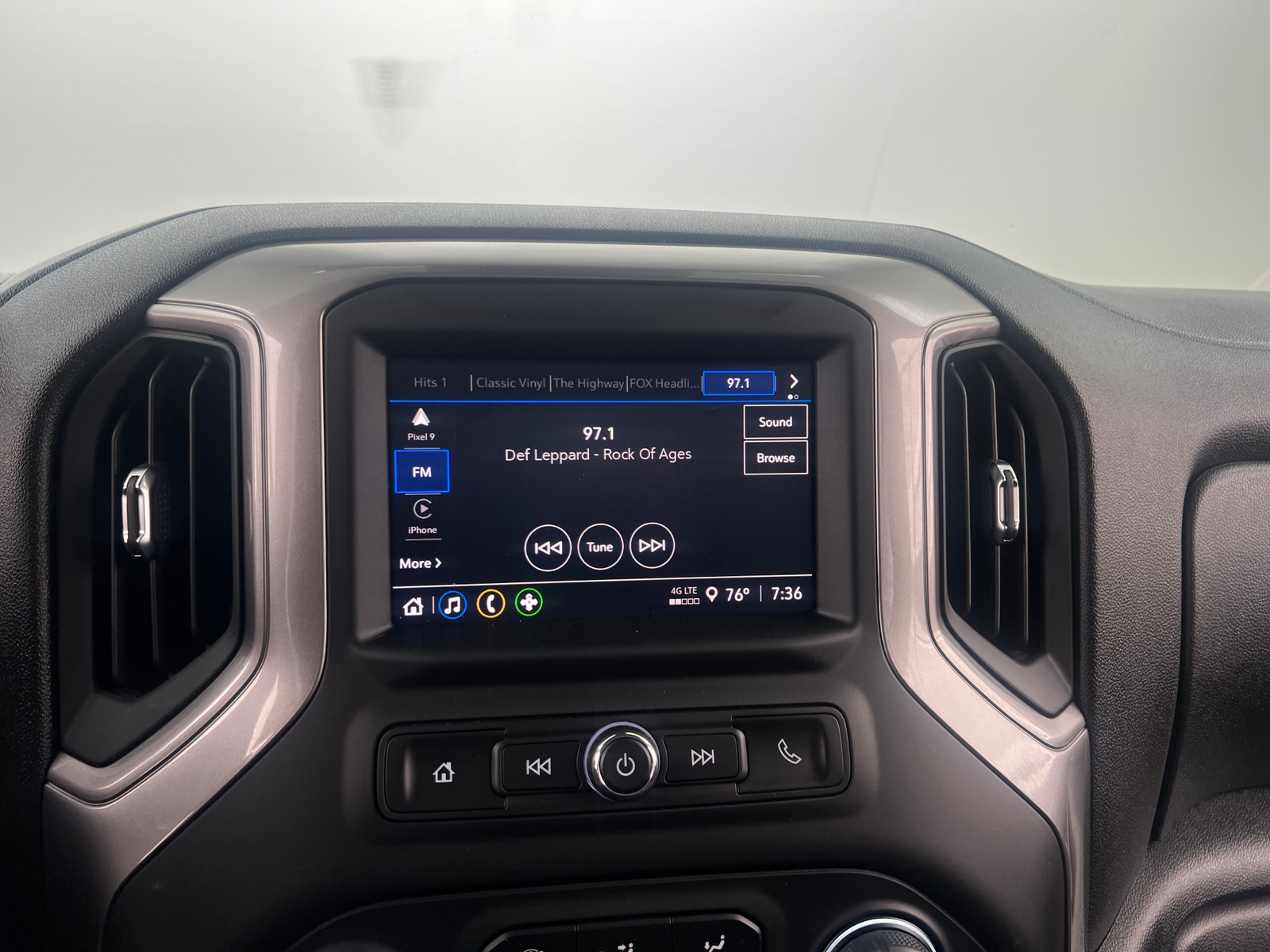 Thumbnail: 2024 Chevrolet Silverado 1500 - 4