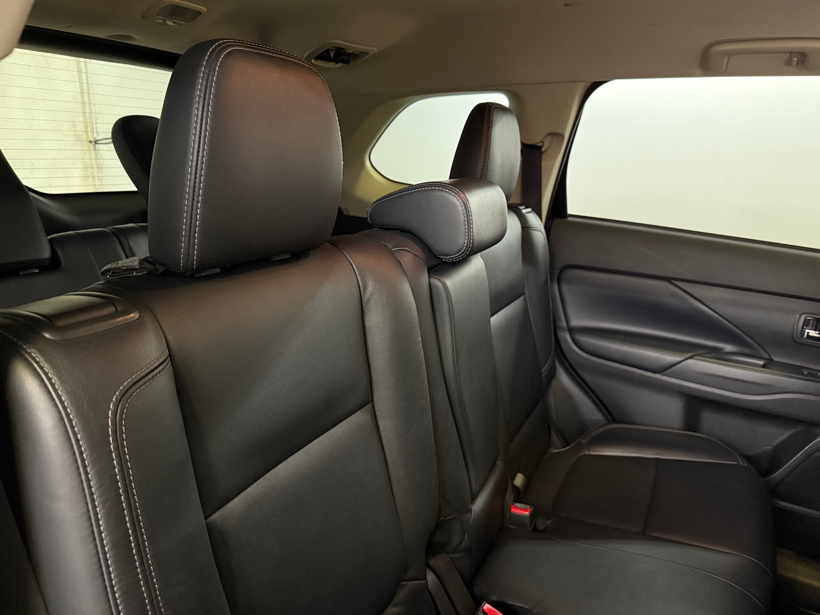 Thumbnail: 2019 Mitsubishi Outlander - 5
