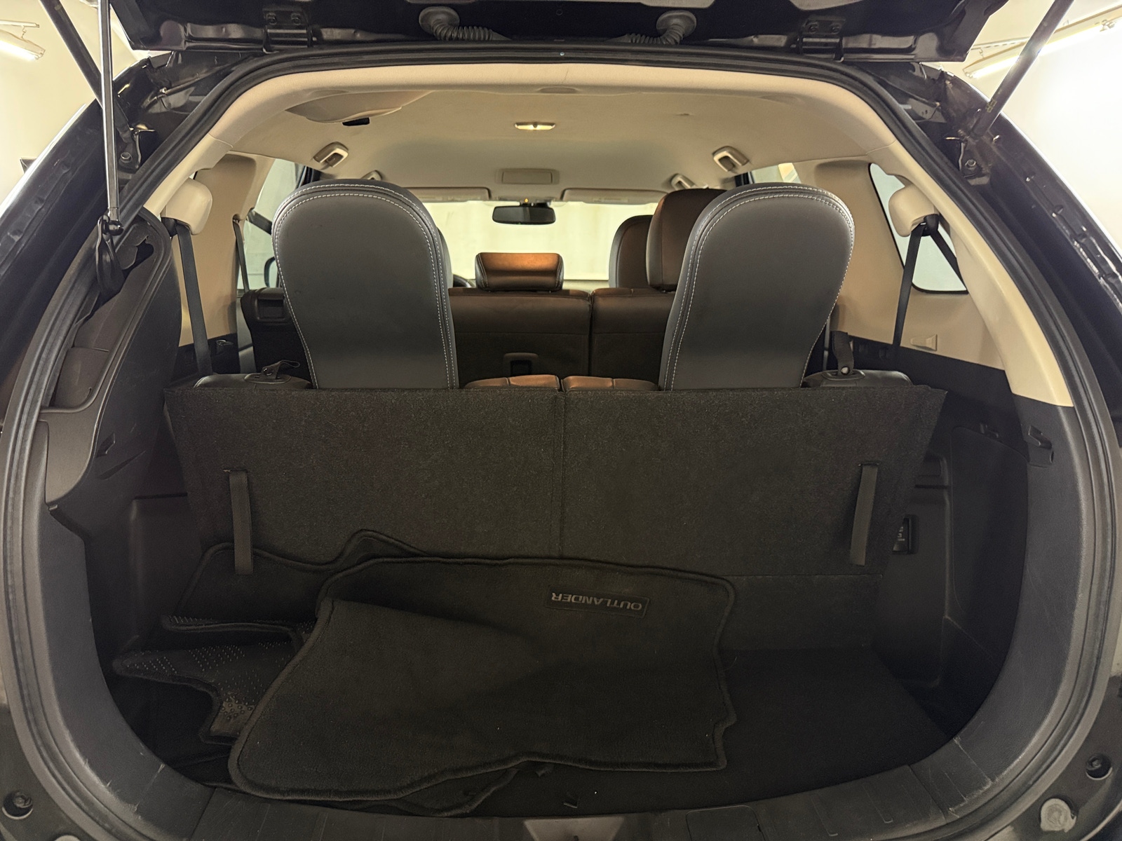 Thumbnail: 2019 Mitsubishi Outlander - 6