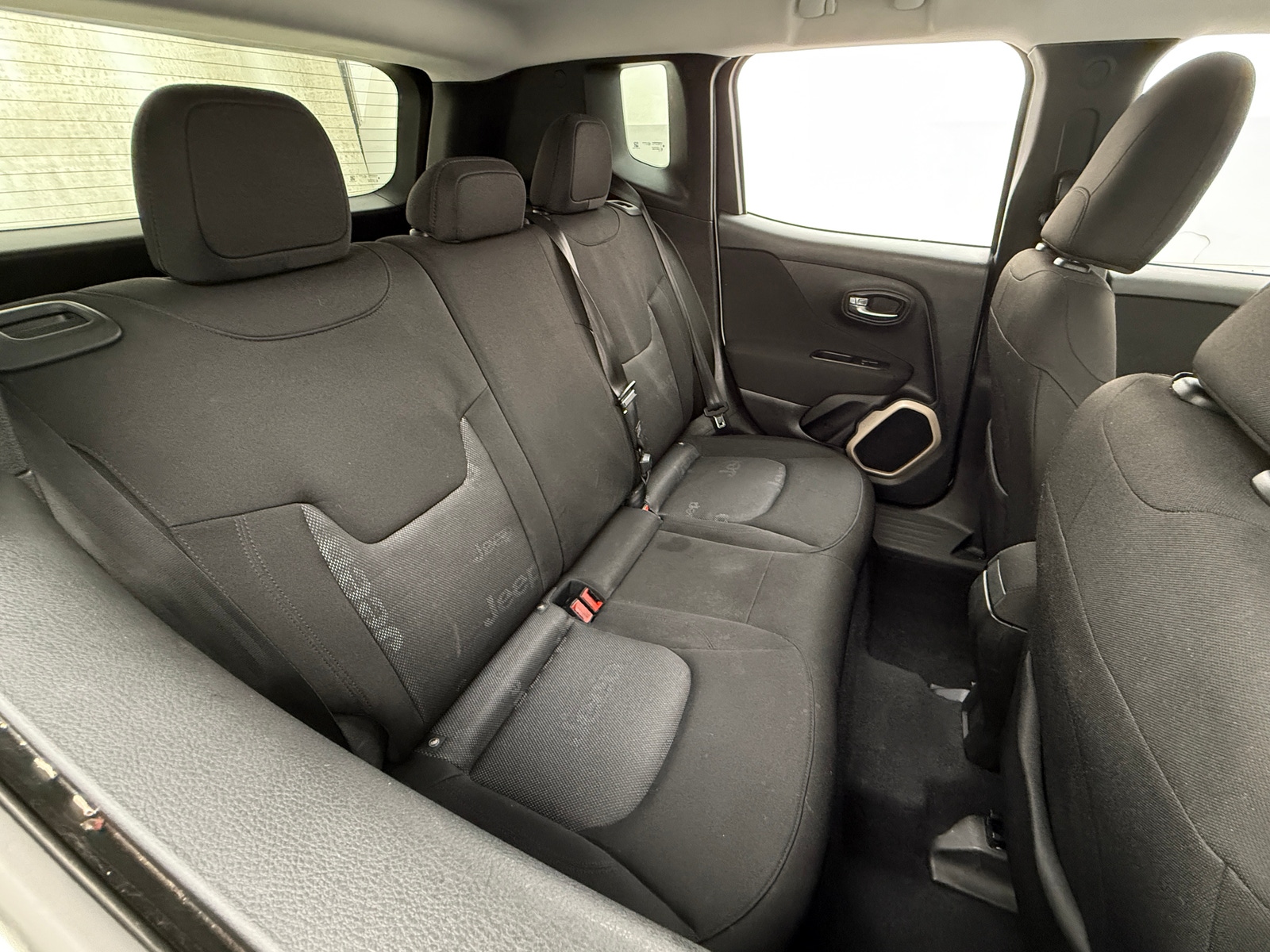 Thumbnail: 2016 Jeep Renegade - 6