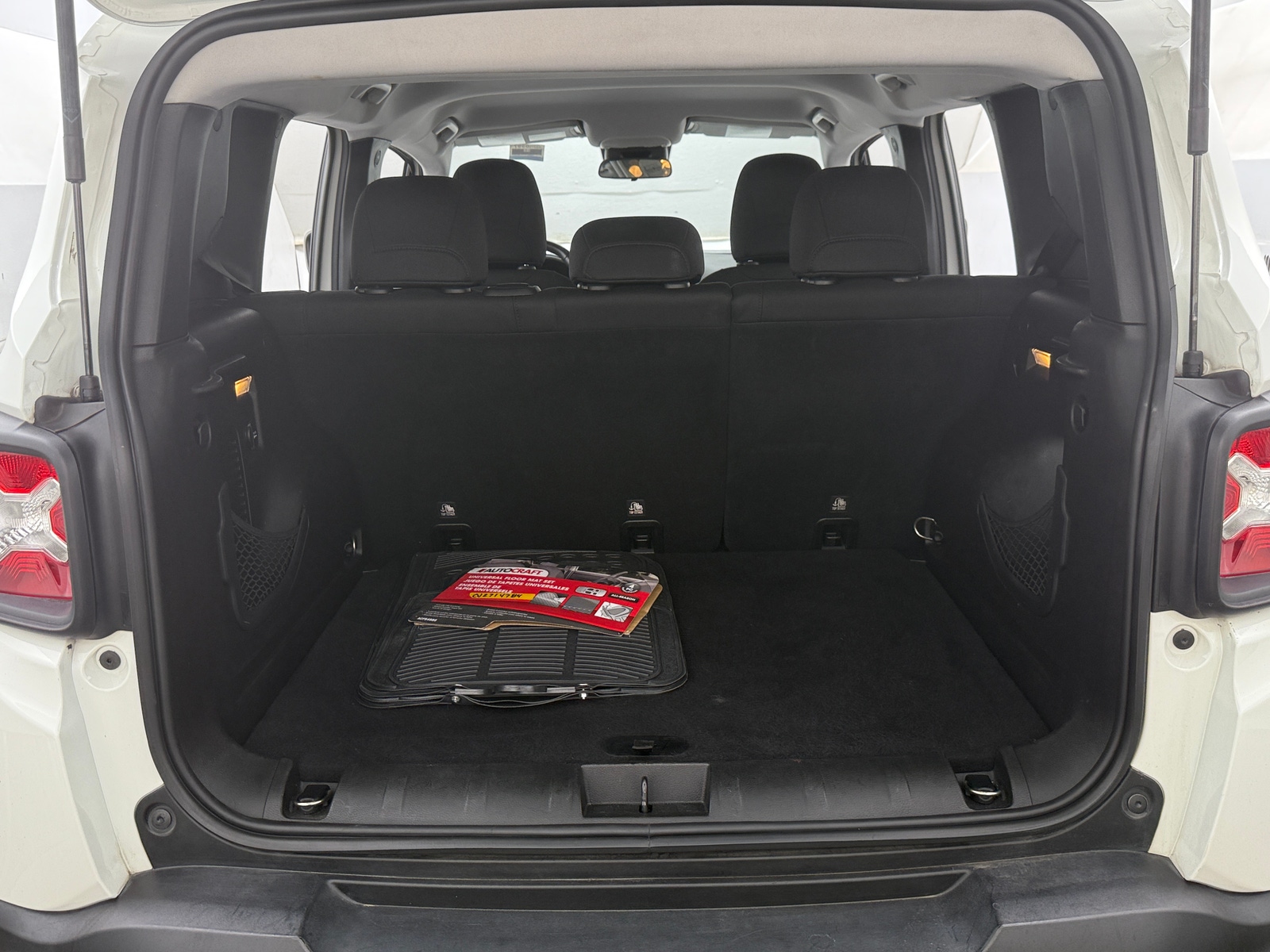 Thumbnail: 2016 Jeep Renegade - 7