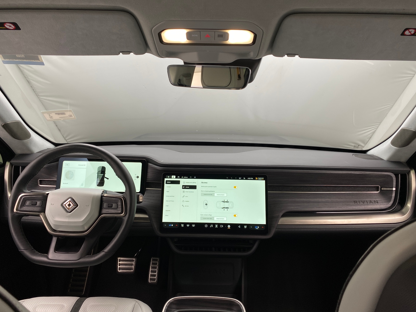 Thumbnail: 2024 Rivian R1S - 2