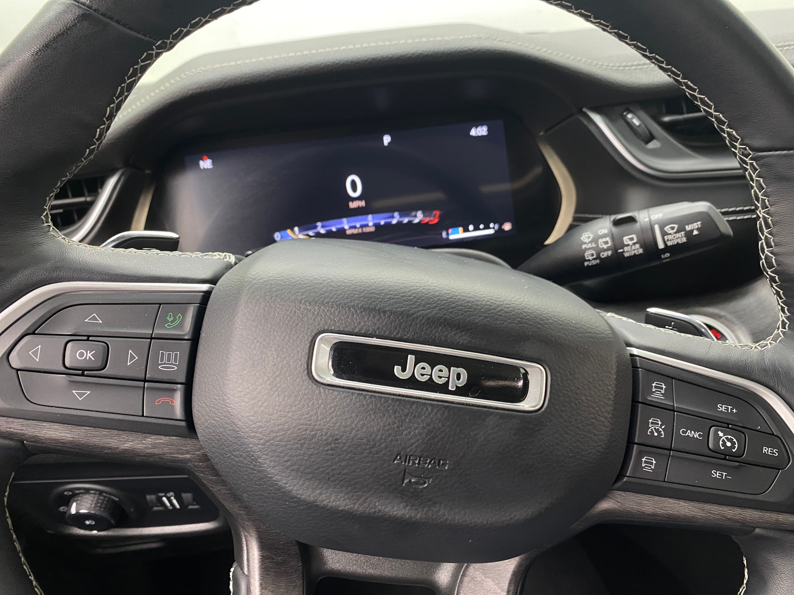 Thumbnail: 2022 Jeep Grand Cherokee L - 4