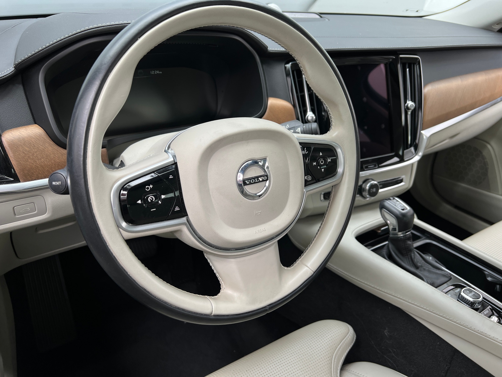 Thumbnail: 2017 Volvo S90 - 4