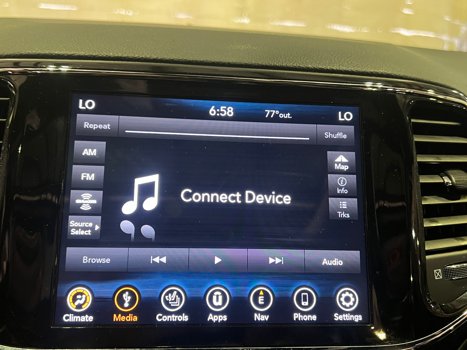 Thumbnail: 2017 Toyota Camry - 4