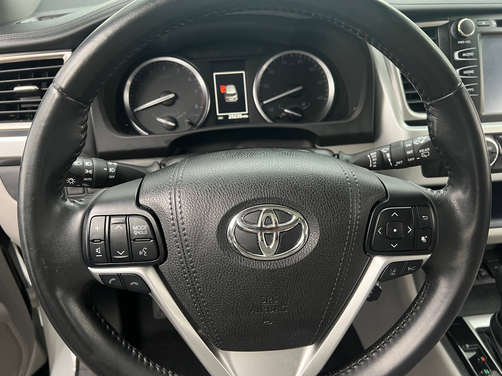 Thumbnail: 2018 Toyota Highlander - 4
