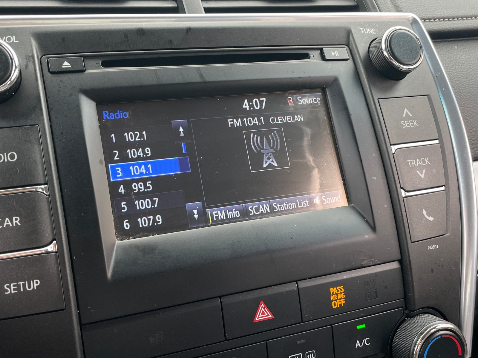 Thumbnail: 2015 Toyota Camry - 4