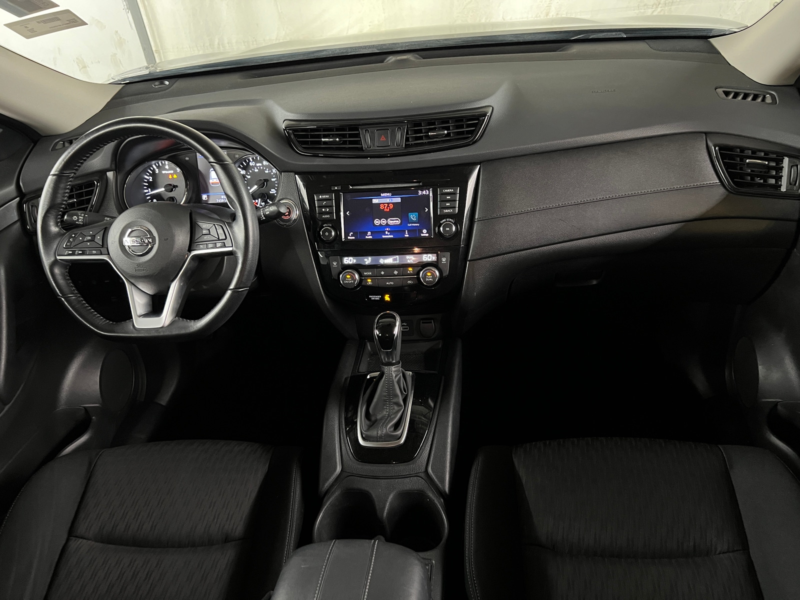 Thumbnail: 2020 Nissan Rogue - 3
