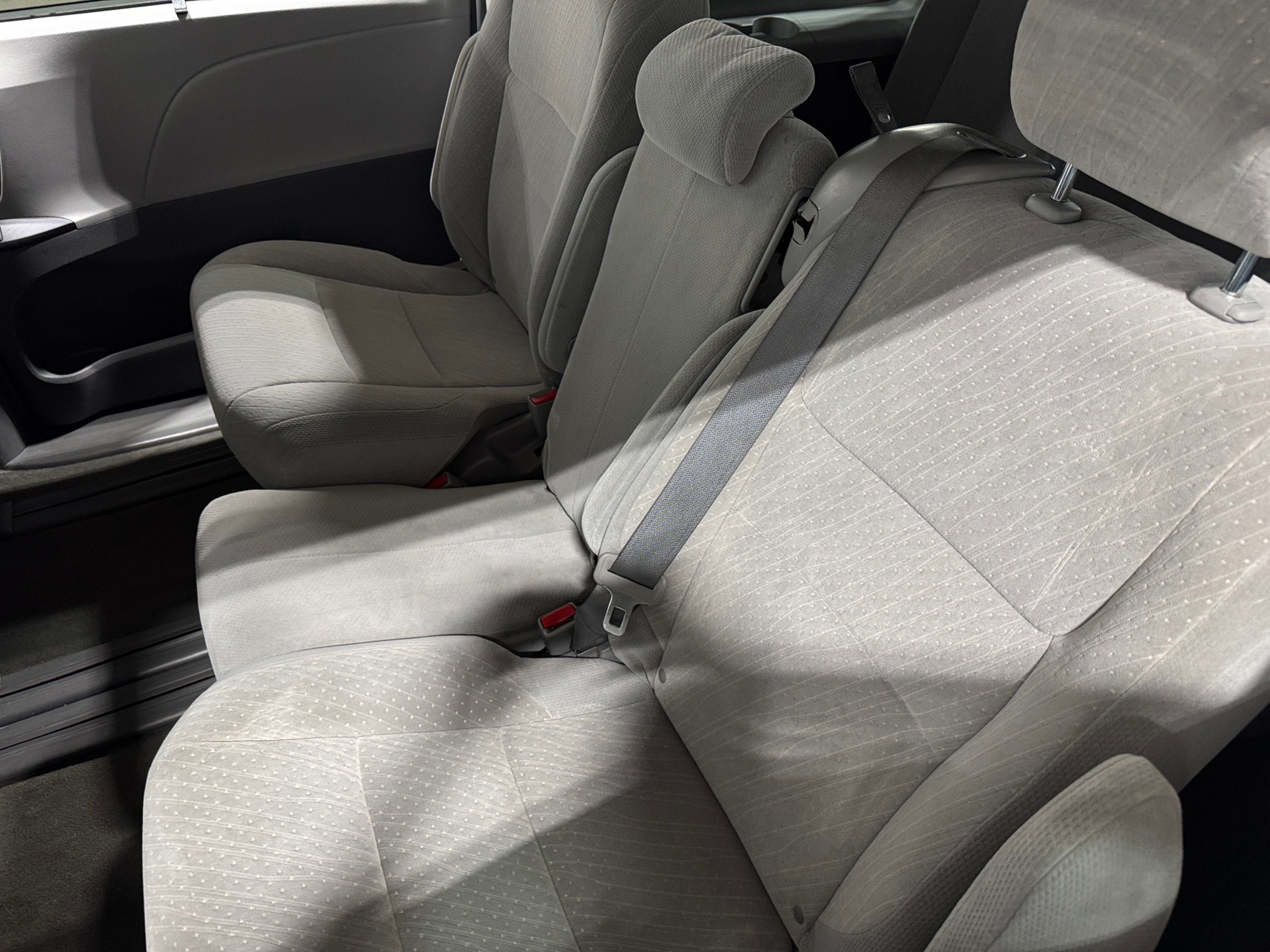 Thumbnail: 2018 Toyota Sienna - 6