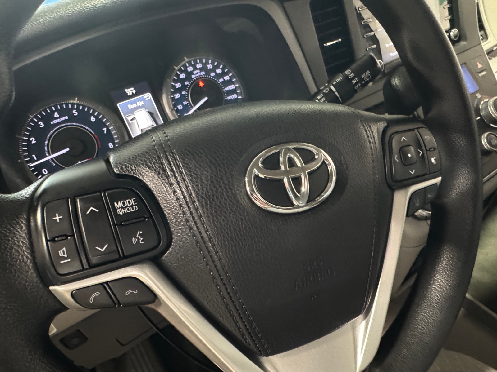 Thumbnail: 2018 Toyota Sienna - 5