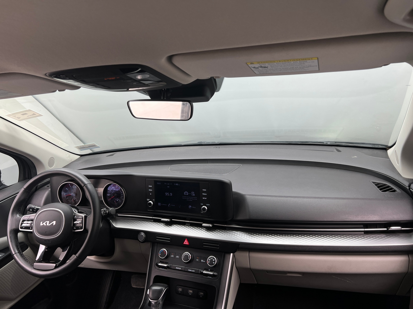 Thumbnail: 2022 Kia Carnival - 3