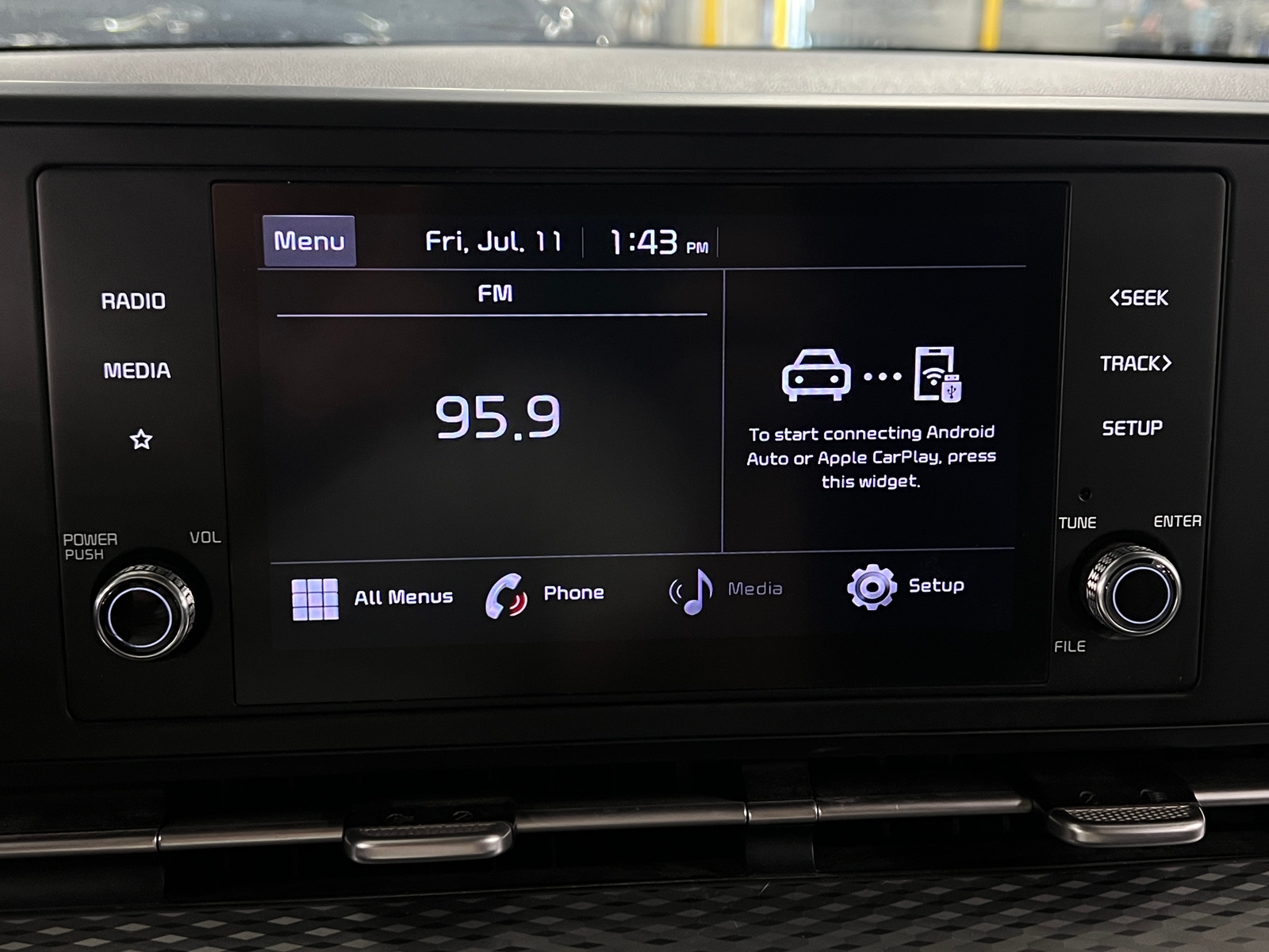 Thumbnail: 2022 Kia Carnival - 4