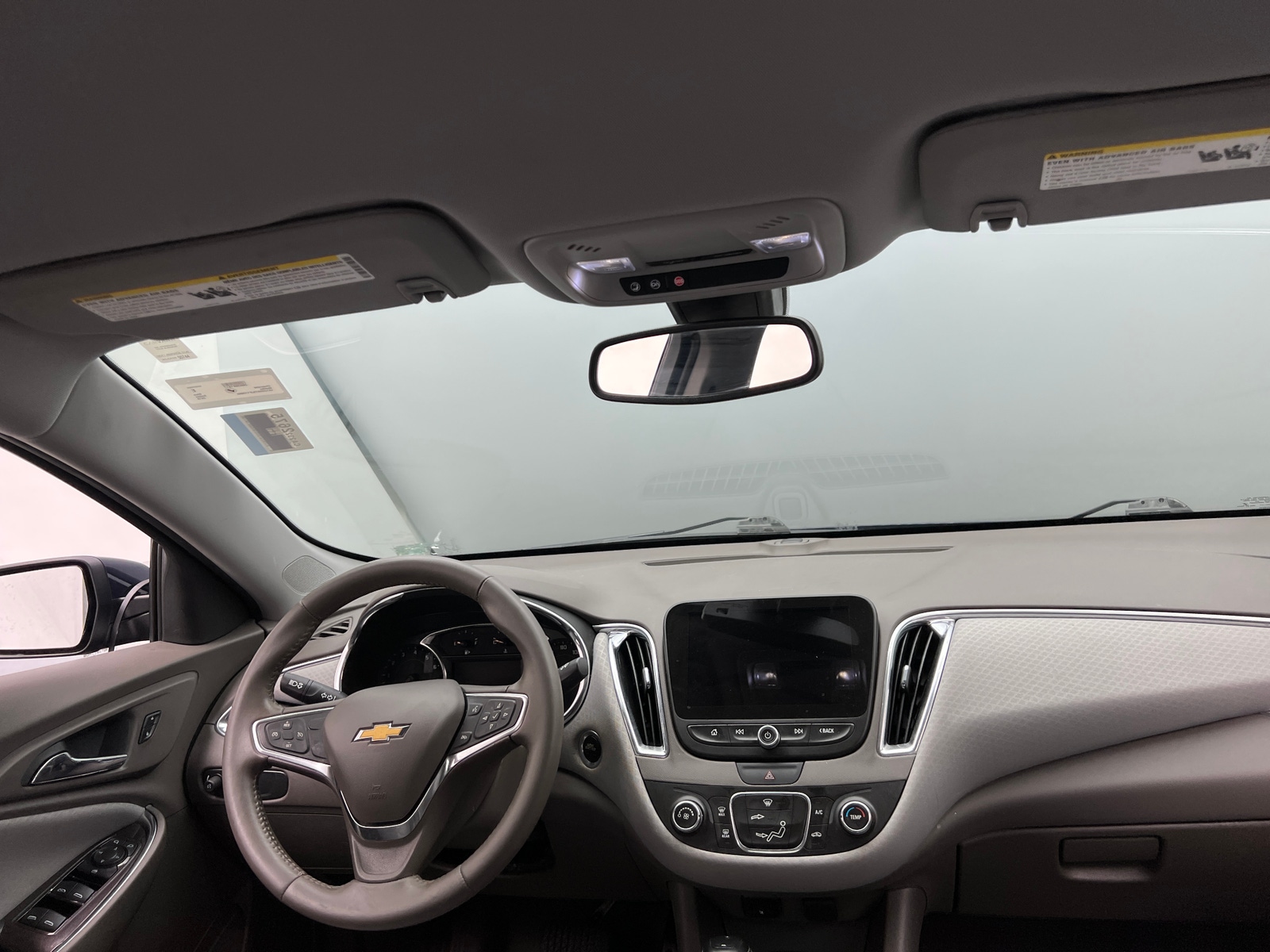 Thumbnail: 2018 Chevrolet Malibu - 3