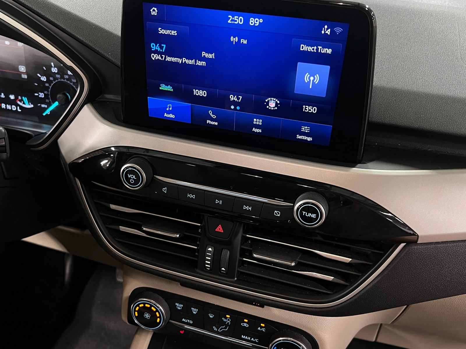 Thumbnail: 2020 Ford Escape - 4