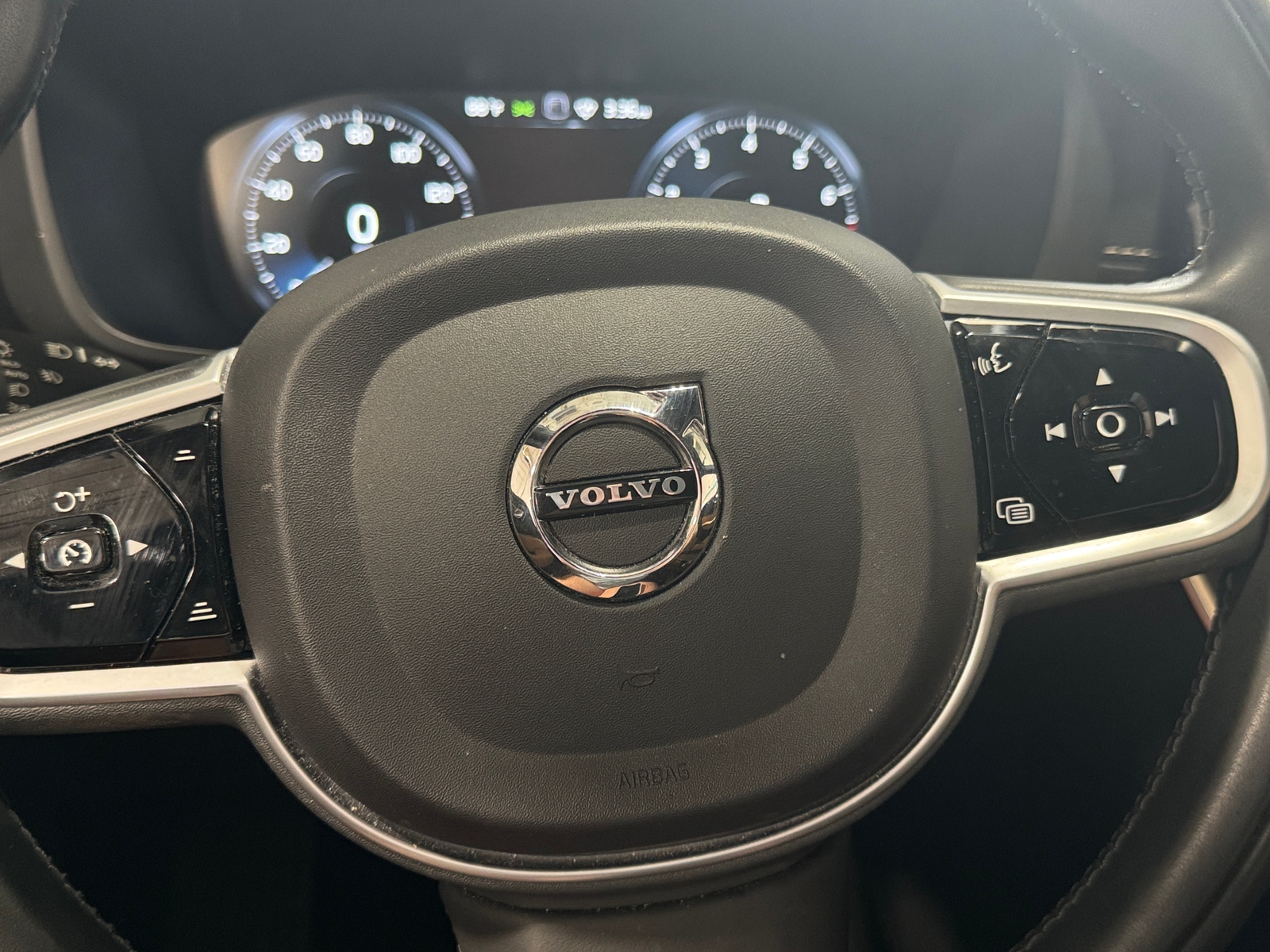 Thumbnail: 2021 Volvo XC60 - 4