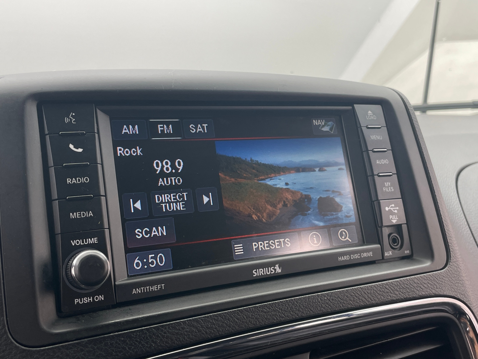 Thumbnail: 2017 Dodge Grand Caravan - 3