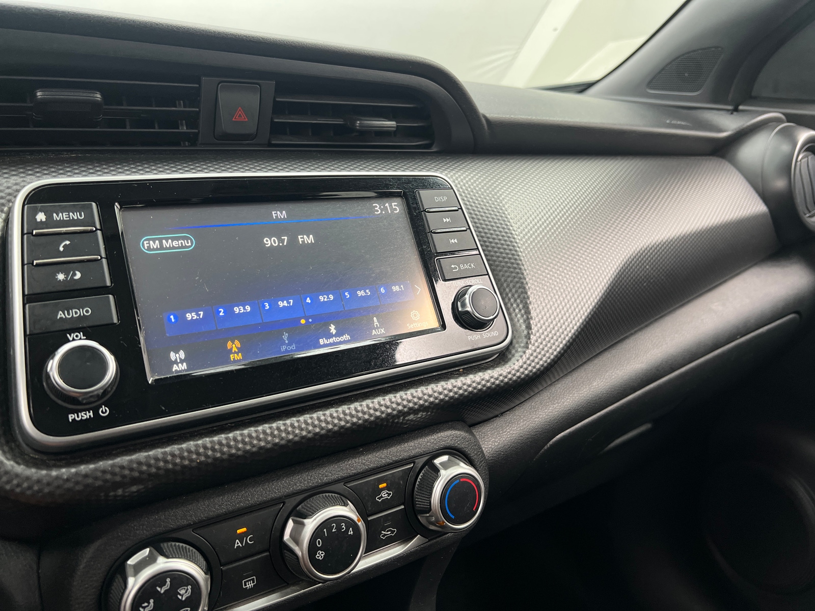 Thumbnail: 2020 Nissan Kicks - 4