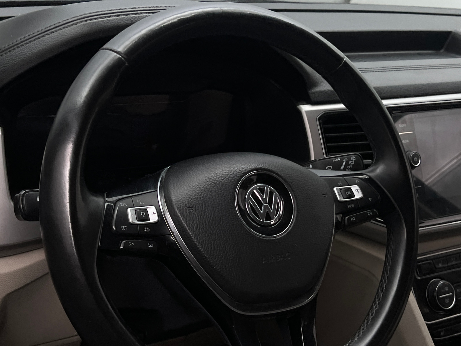 Thumbnail: 2019 Volkswagen Atlas - 4
