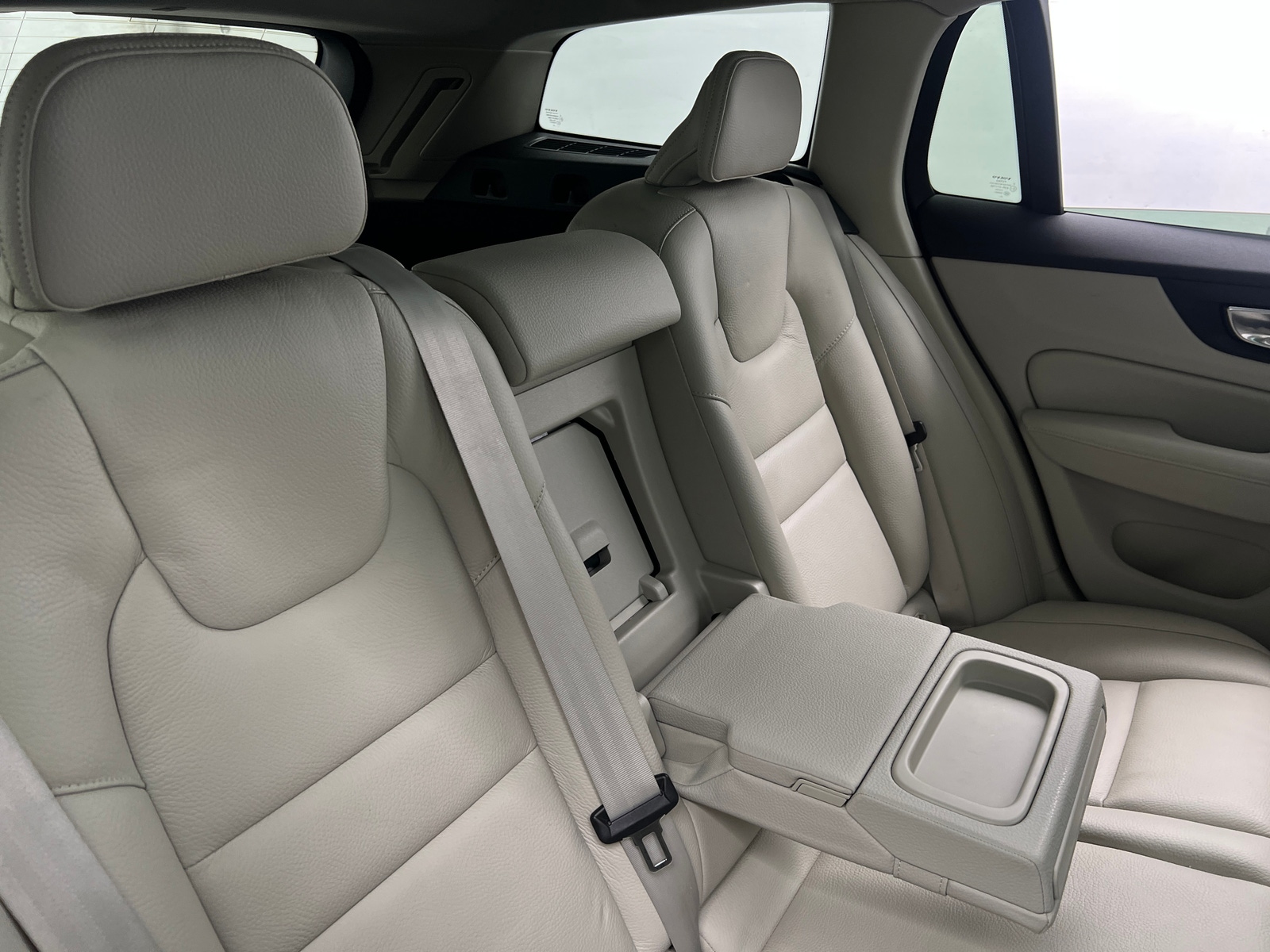 Thumbnail: 2021 Volvo V60 - 5