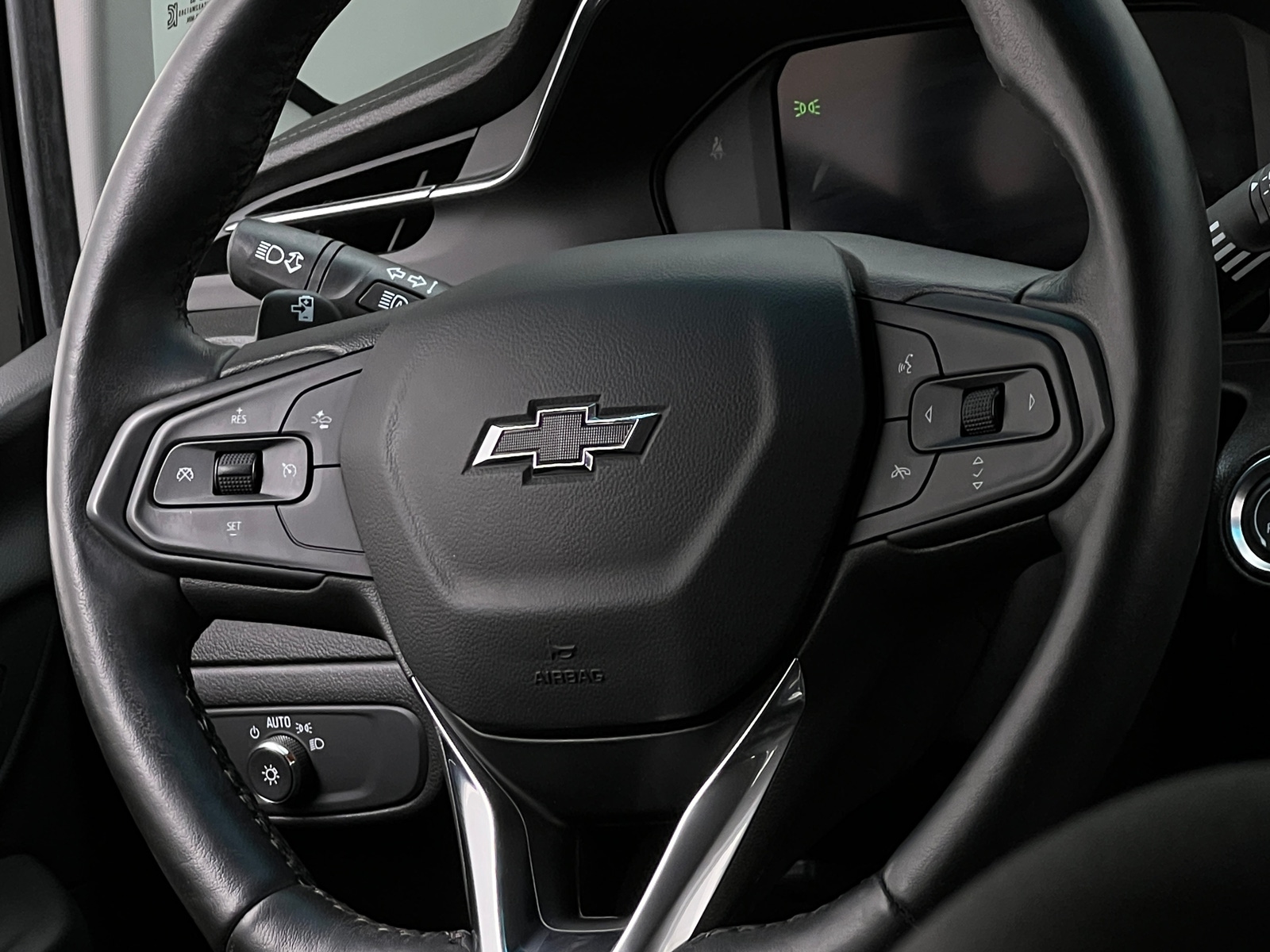Thumbnail: 2023 Chevrolet Bolt EV - 4