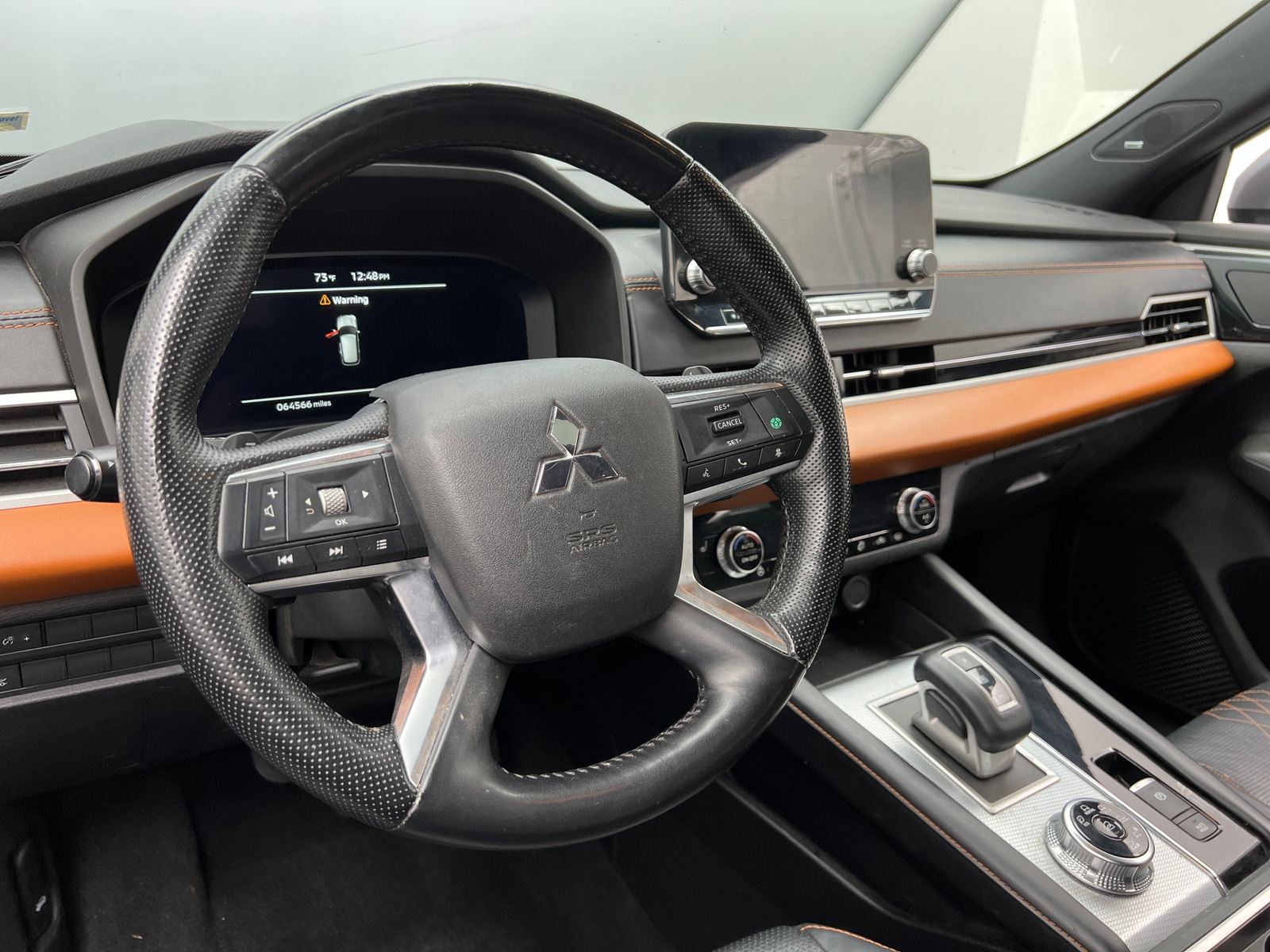 Thumbnail: 2022 Mitsubishi Outlander - 4