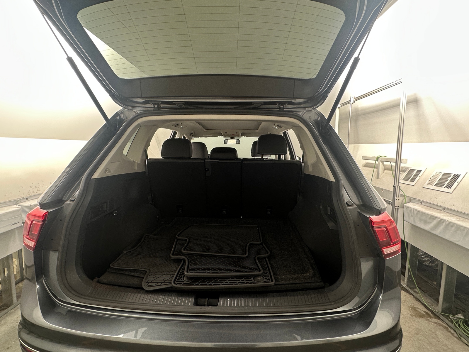 Thumbnail: 2021 Volkswagen Tiguan - 6