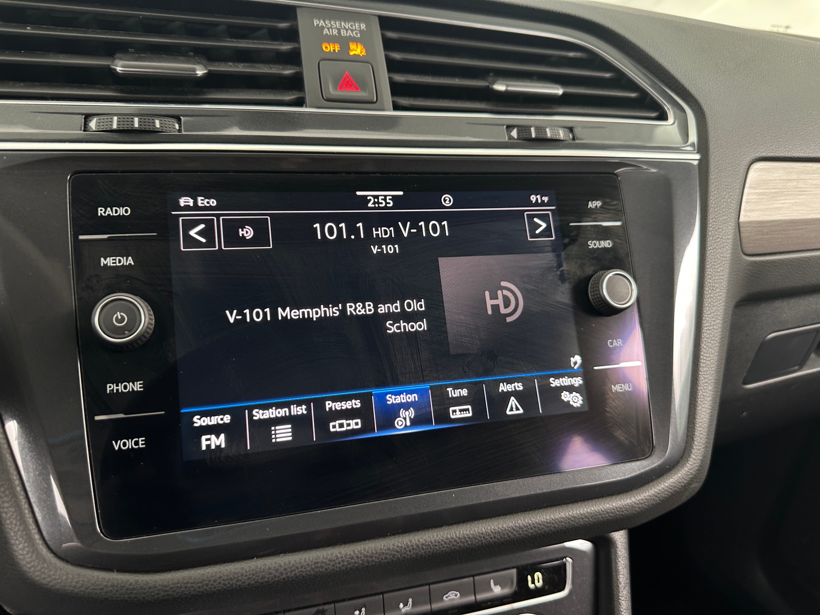 Thumbnail: 2021 Volkswagen Tiguan - 3