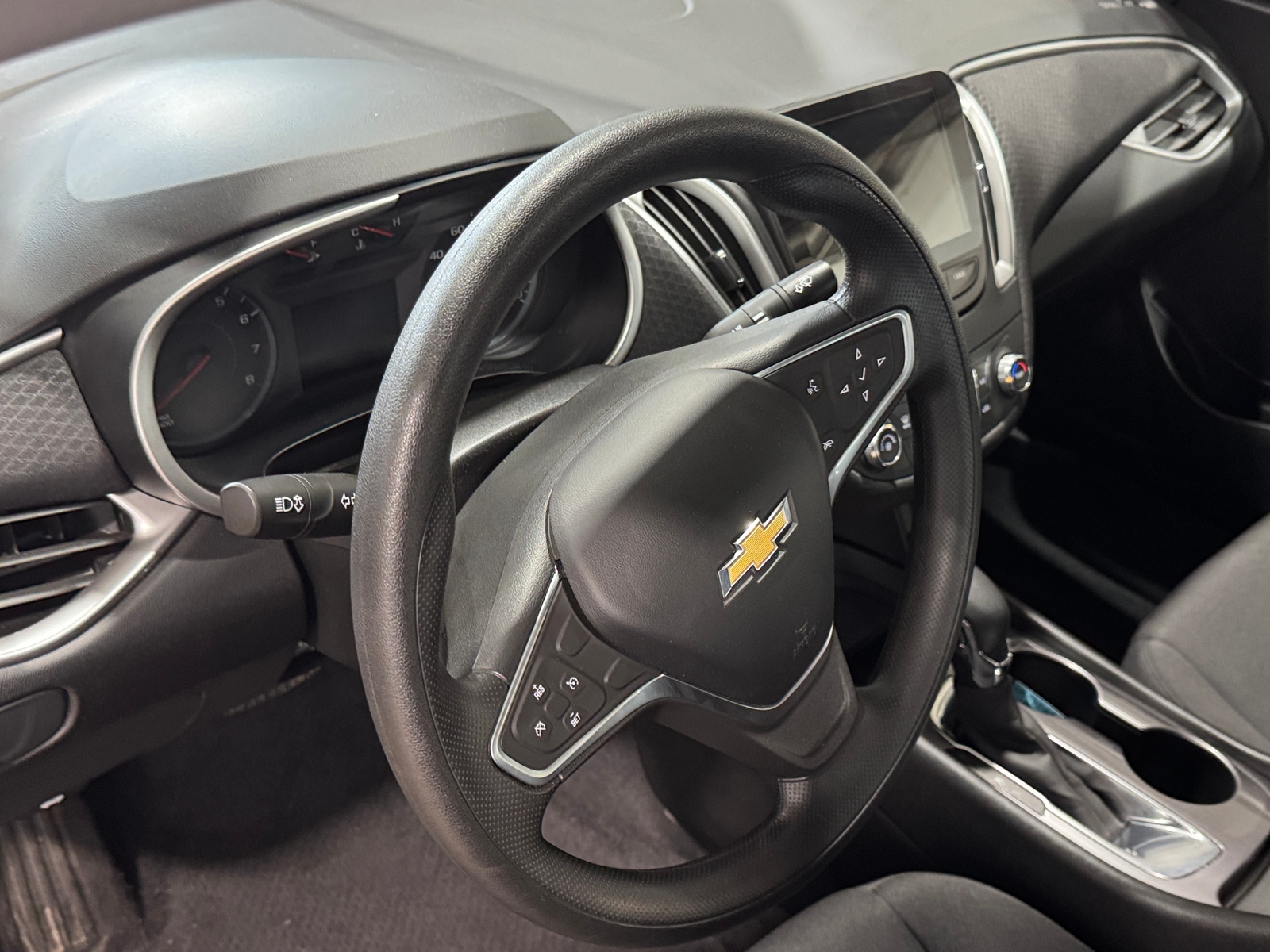 Thumbnail: 2022 Chevrolet Malibu - 3