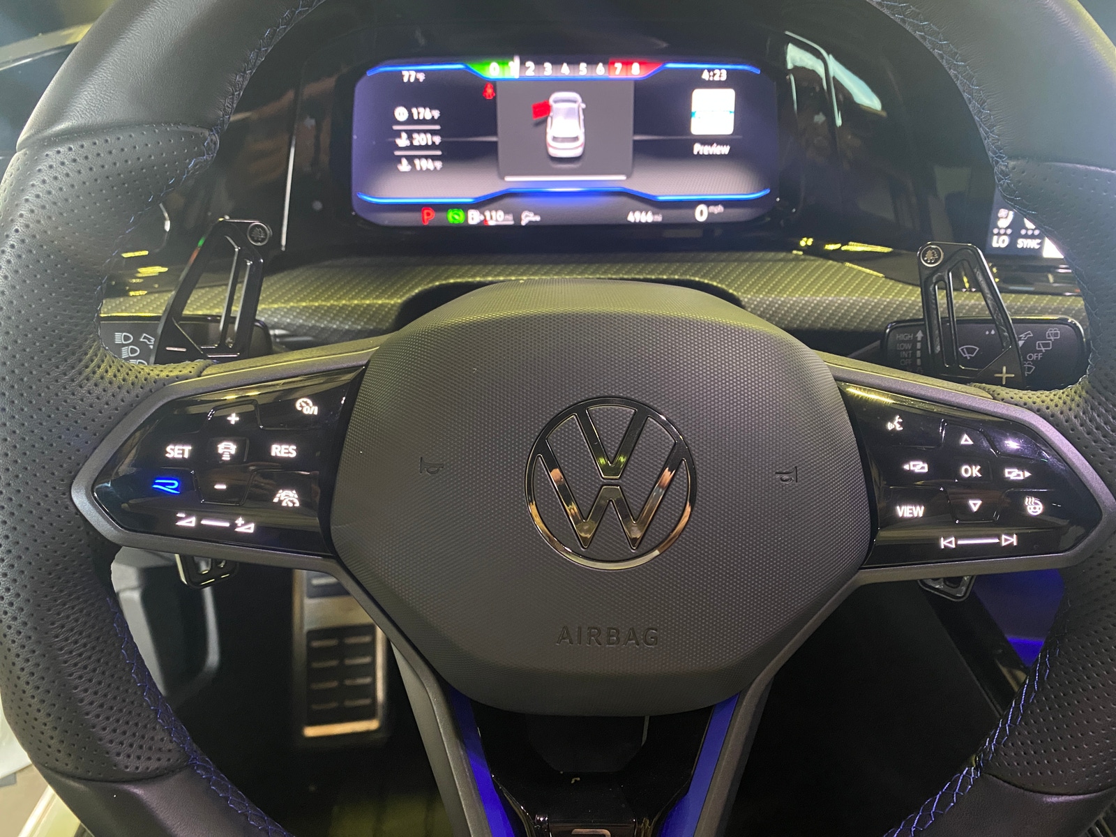 Thumbnail: 2024 Volkswagen Golf - 4