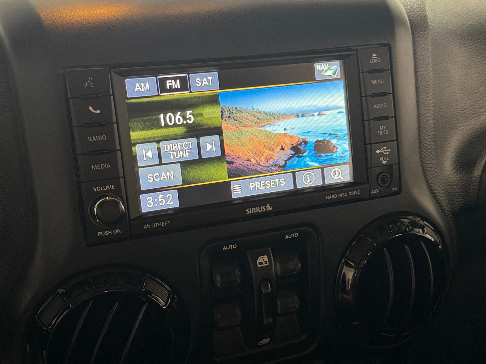 Thumbnail: 2017 Jeep Wrangler - 3
