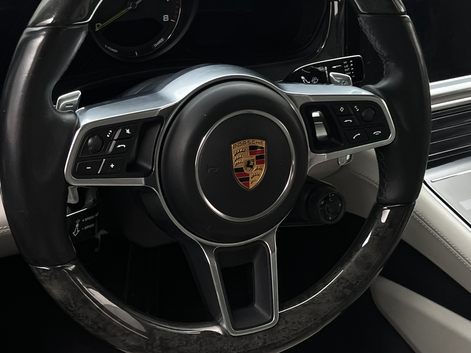 Thumbnail: 2018 Porsche Panamera - 4