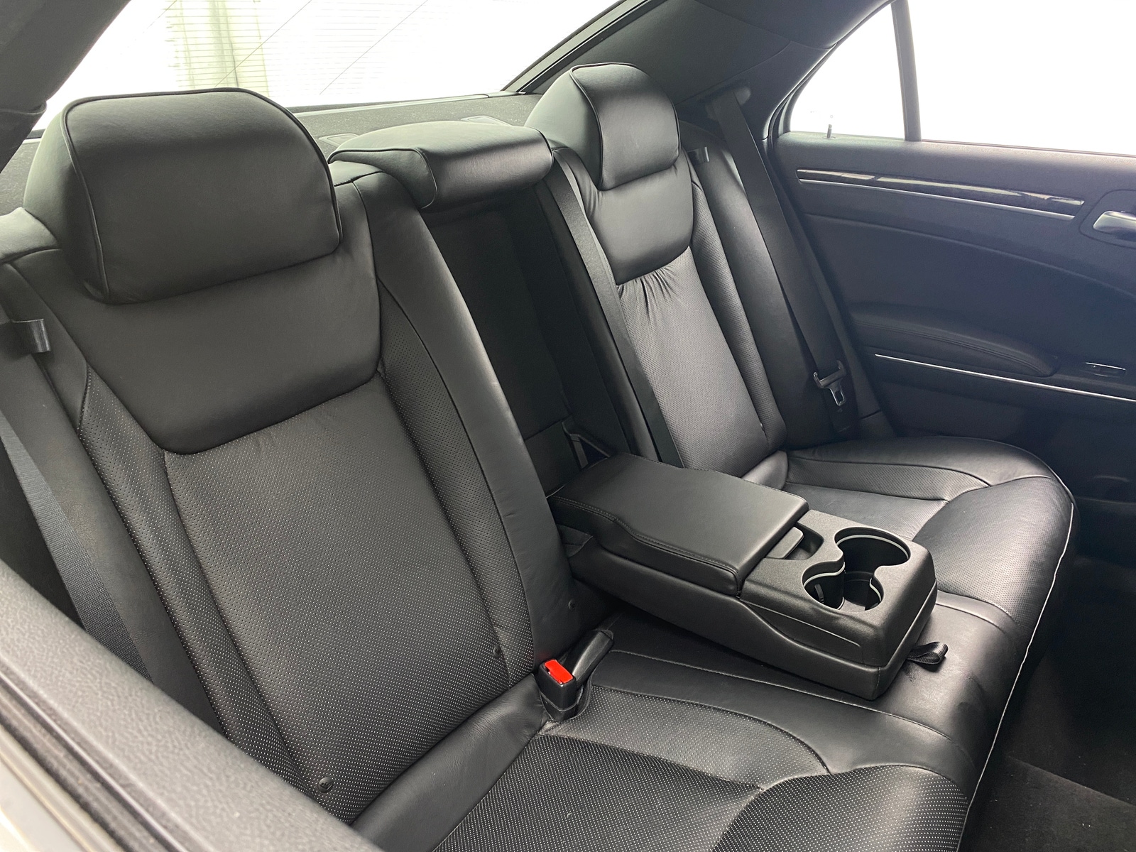 Thumbnail: 2011 Chrysler 300 - 5