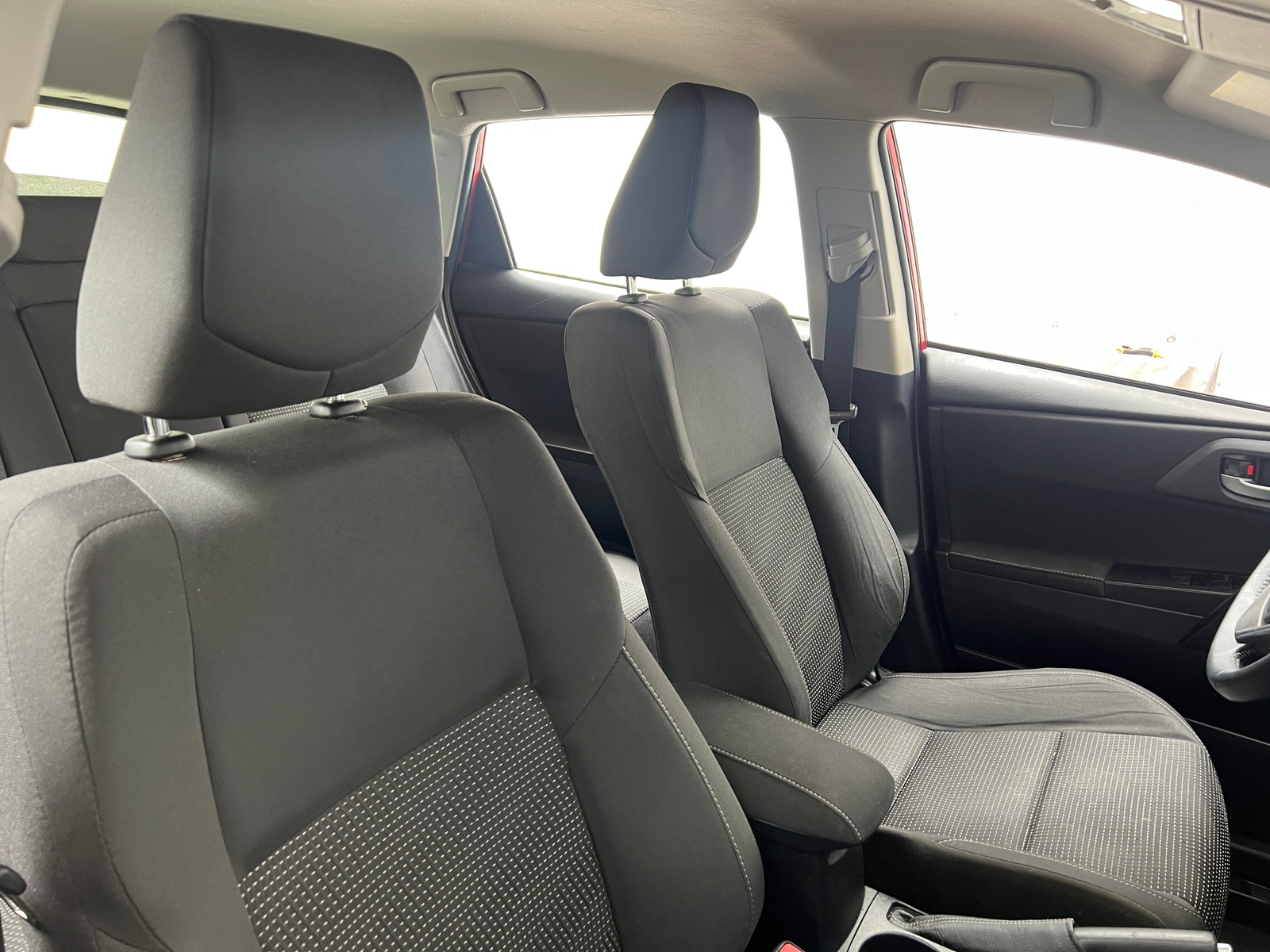 Thumbnail: 2018 Toyota Corolla iM - 2
