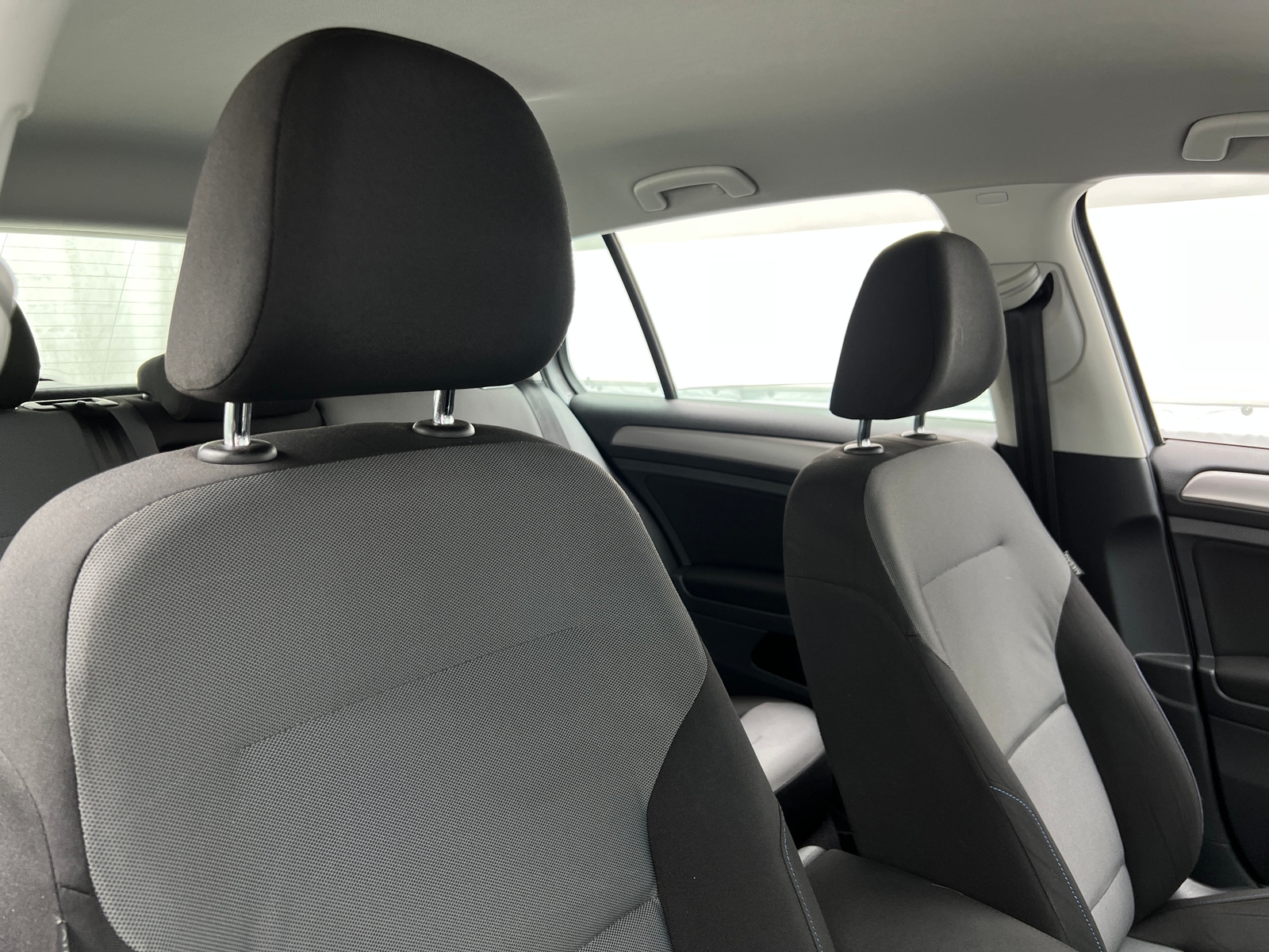 Thumbnail: 2015 Volkswagen e-Golf - 2