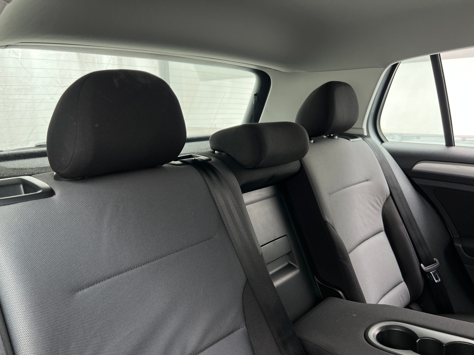 Thumbnail: 2015 Volkswagen e-Golf - 5