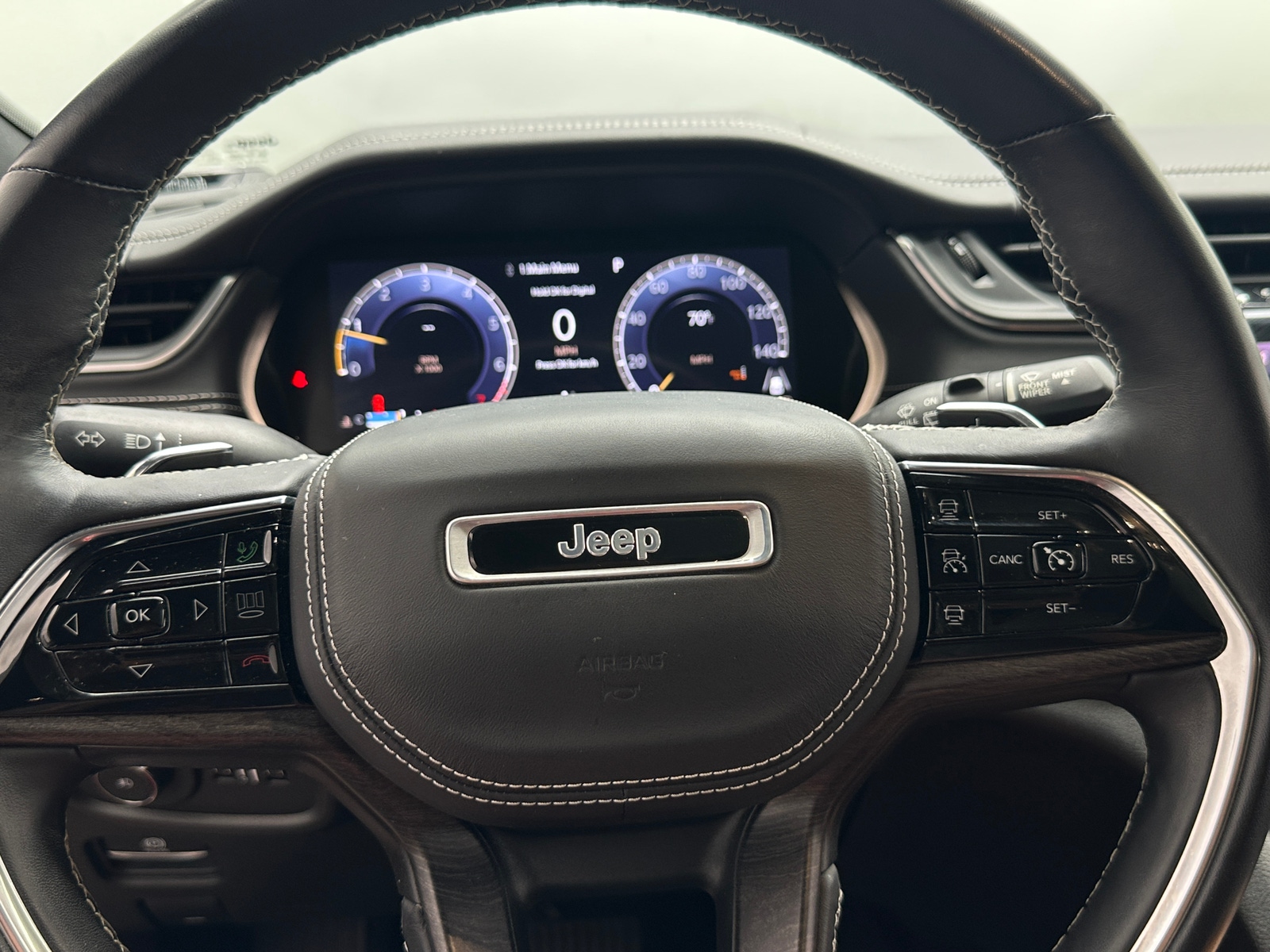 Thumbnail: 2022 Jeep Grand Cherokee L - 4