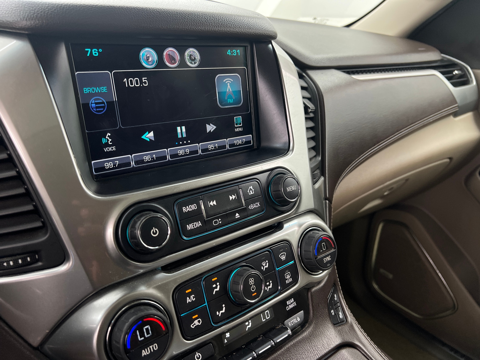 Thumbnail: 2015 Chevrolet Suburban - 3
