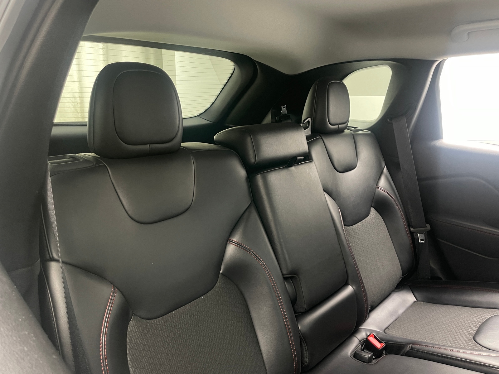 Thumbnail: 2020 Jeep Cherokee - 6