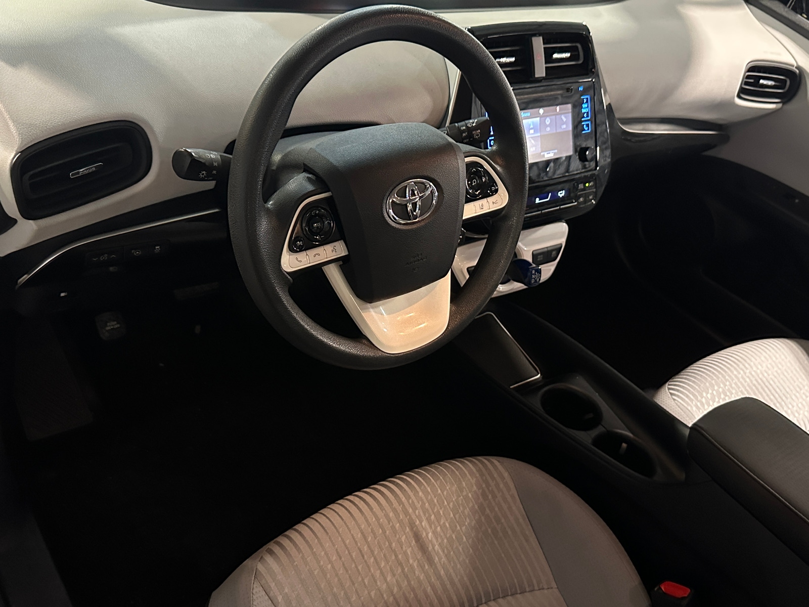 Thumbnail: 2017 Toyota Prius - 3