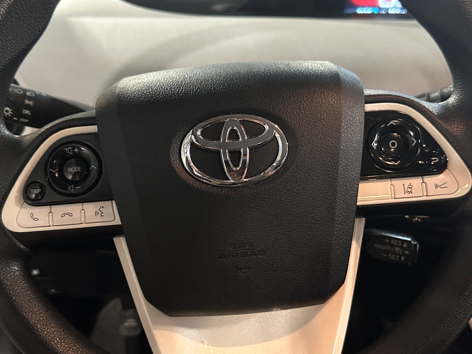 Thumbnail: 2017 Toyota Prius - 5