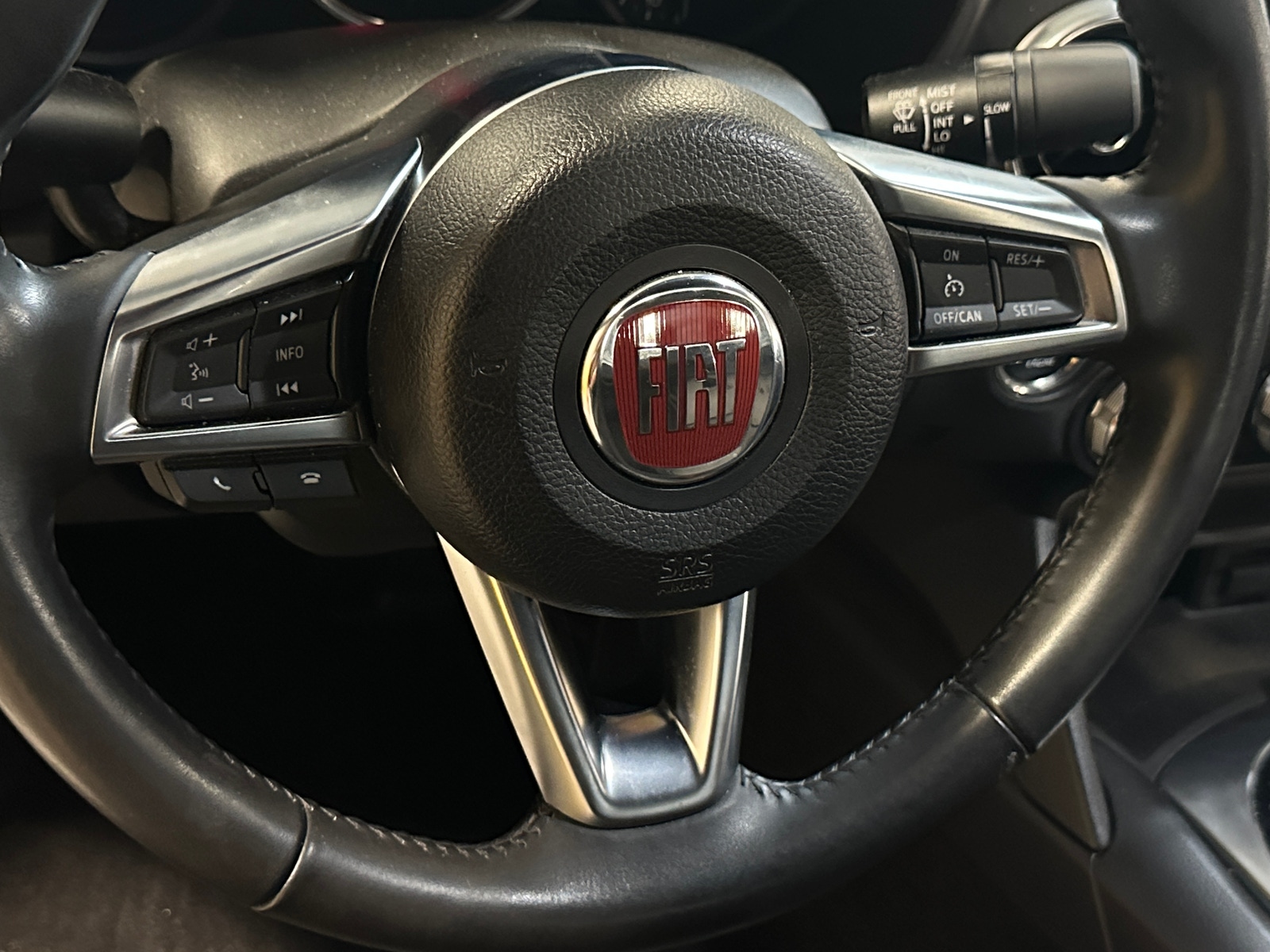 Thumbnail: 2017 Fiat 124 Spider - 5