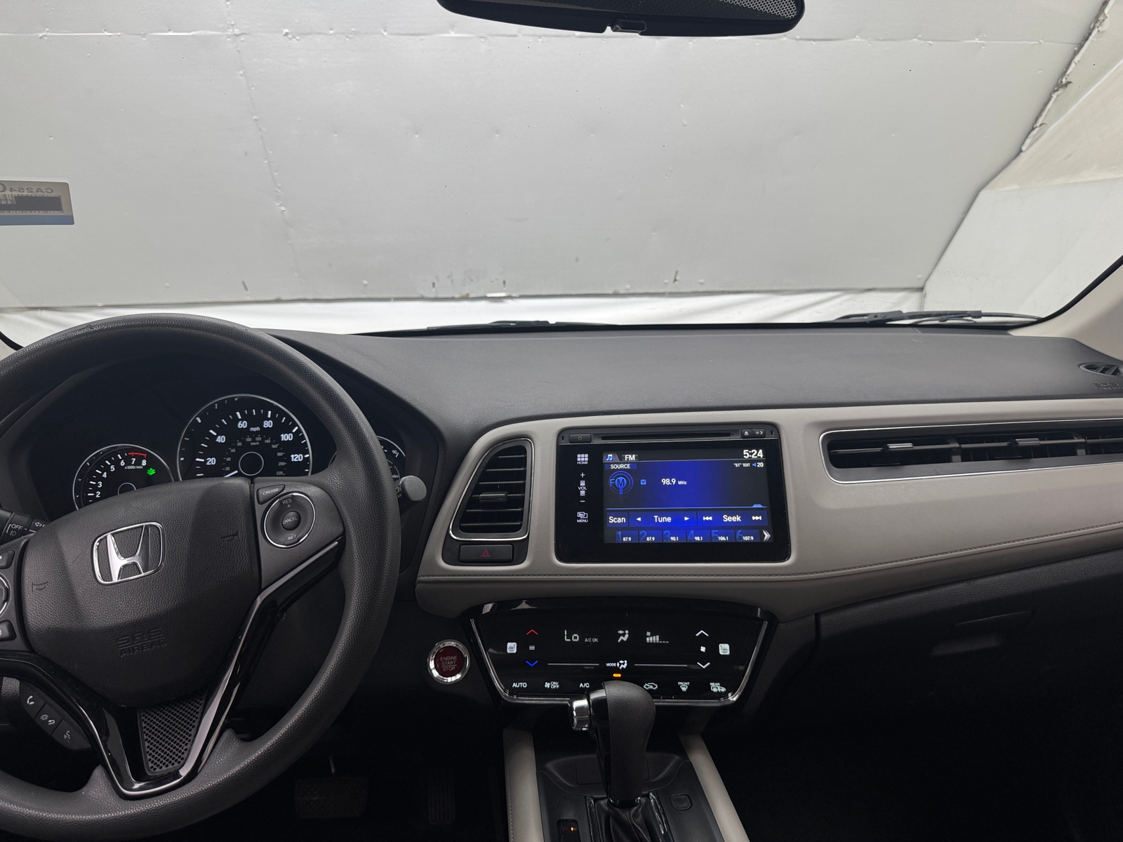 Thumbnail: 2016 Honda HR-V - 3