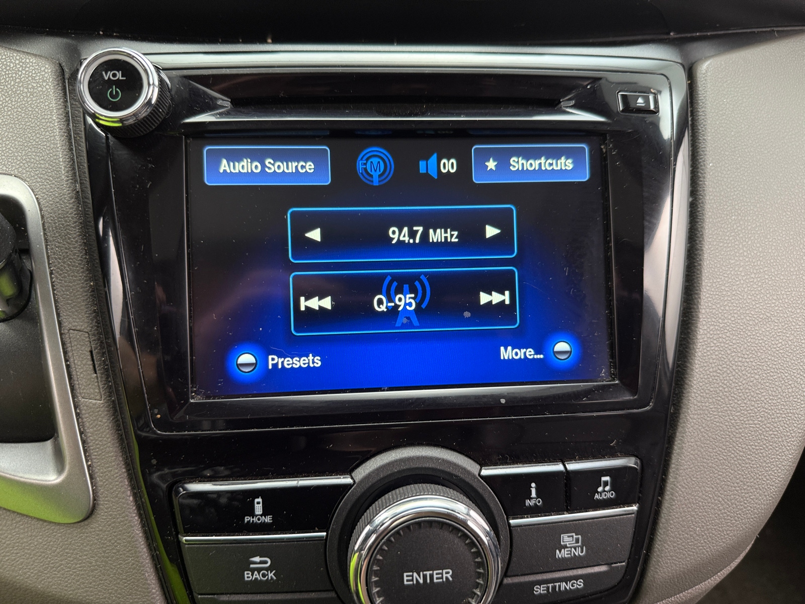 Thumbnail: 2015 Honda Odyssey - 3
