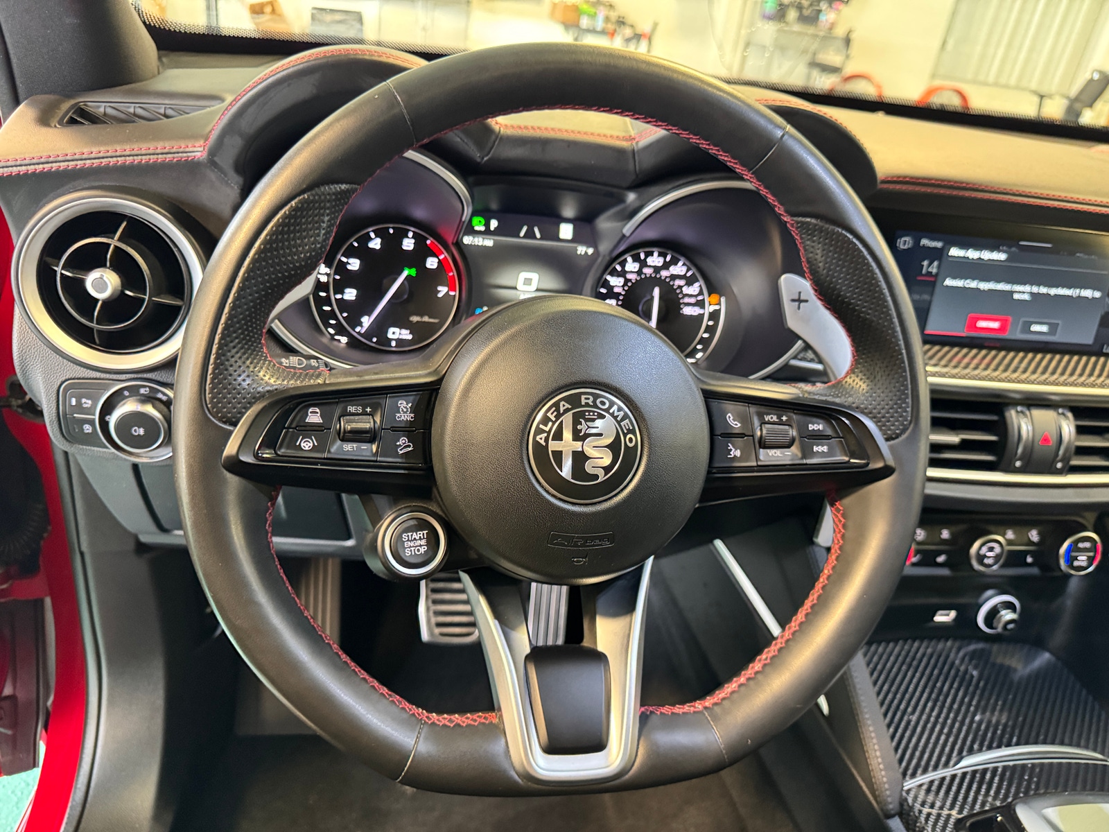 Thumbnail: 2023 Alfa Romeo Stelvio - 4