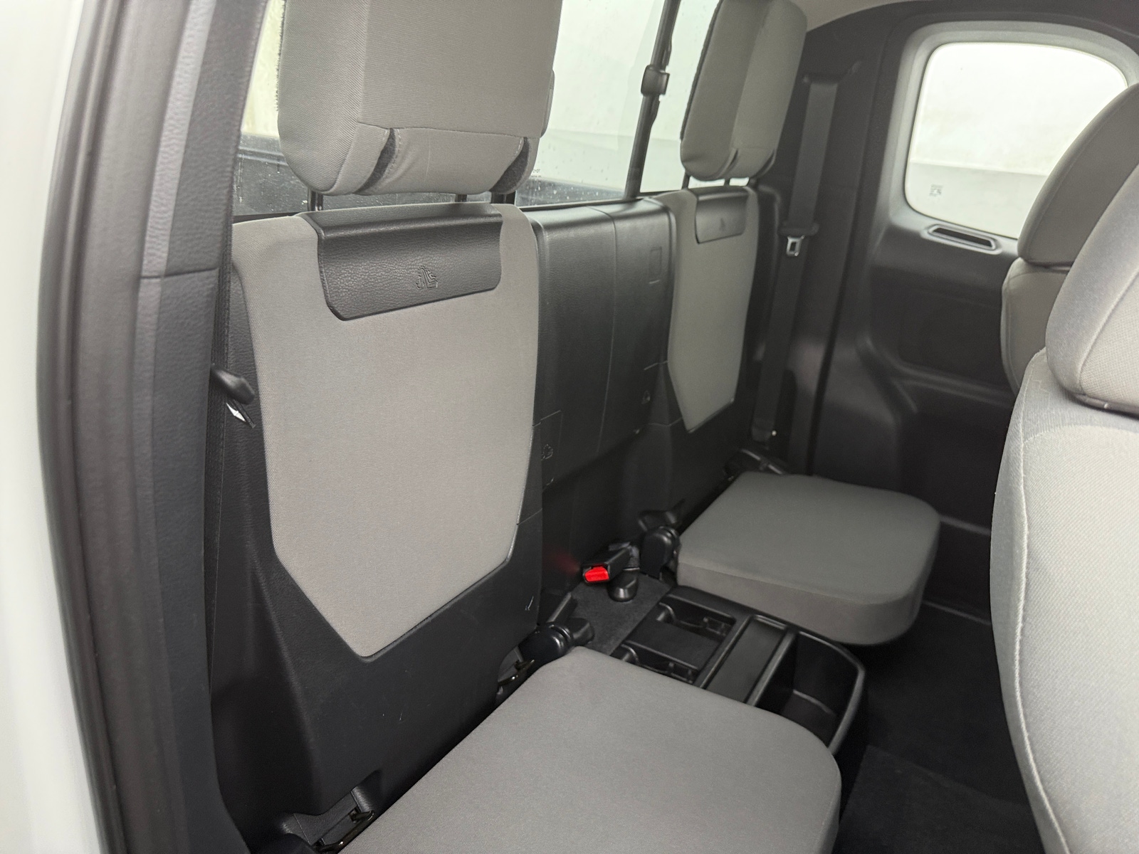 Thumbnail: 2016 Toyota Tacoma - 6