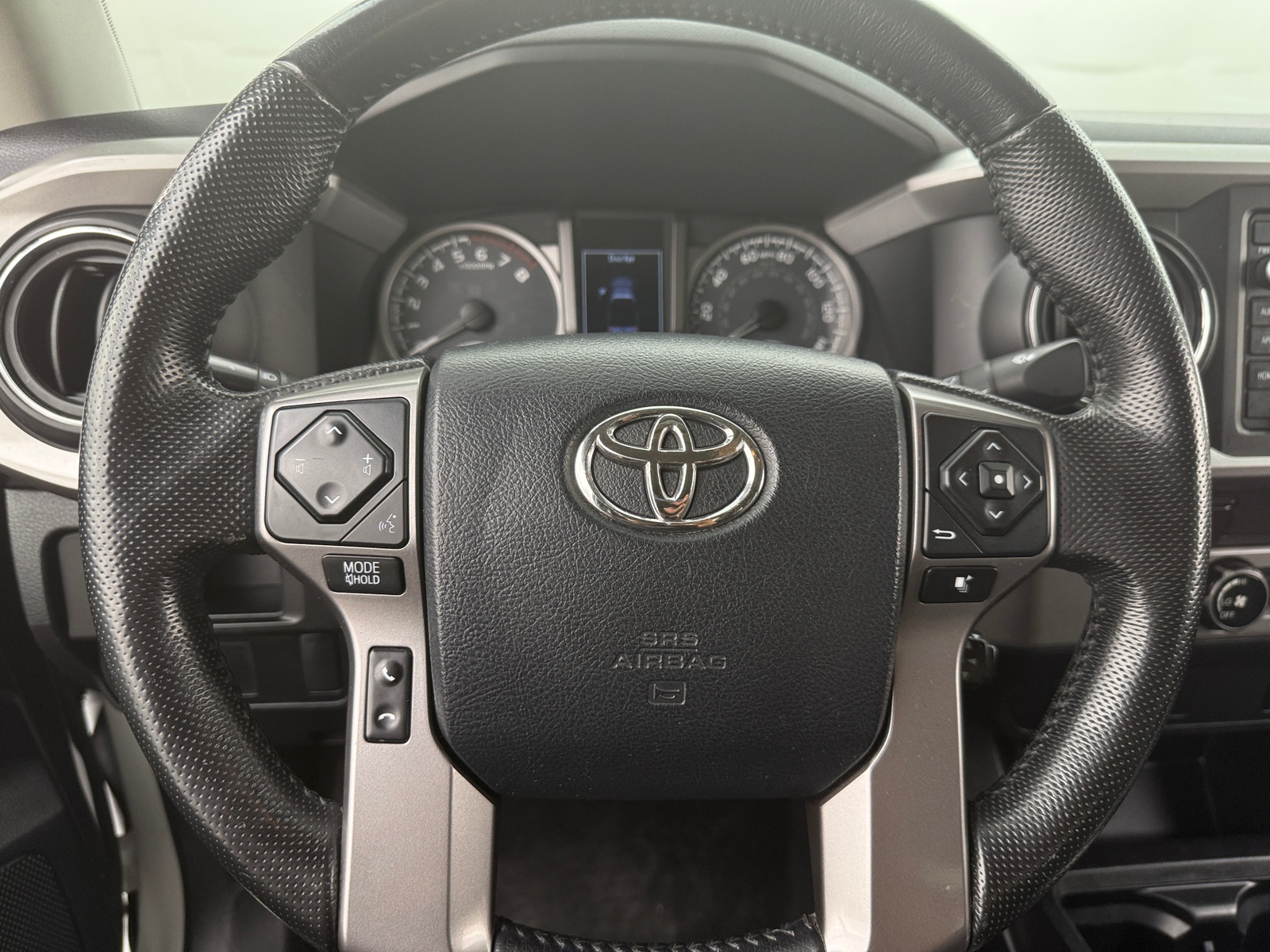 Thumbnail: 2016 Toyota Tacoma - 5