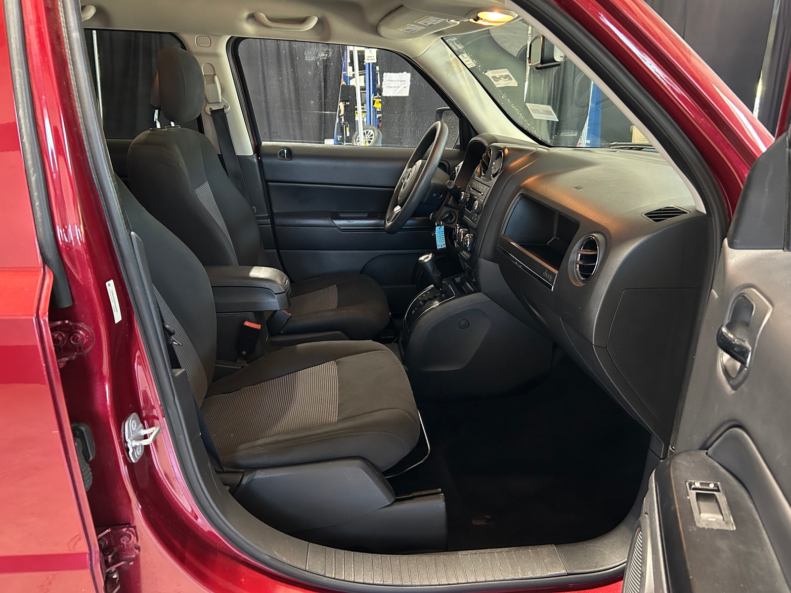 Thumbnail: 2014 Jeep Patriot - 2