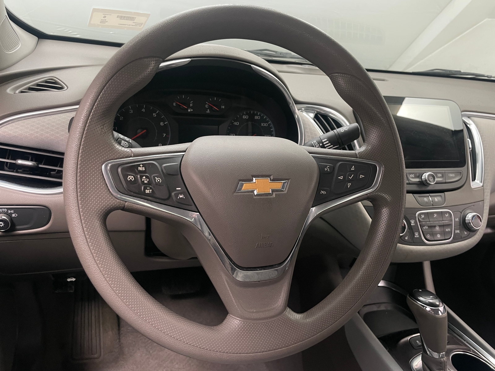 Thumbnail: 2020 Chevrolet Malibu - 5