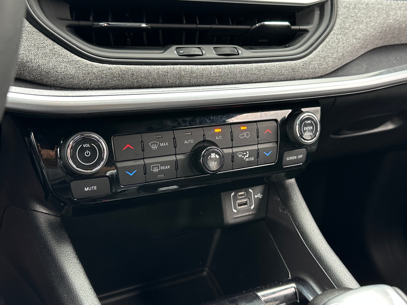 Thumbnail: 2024 Jeep Compass - 3